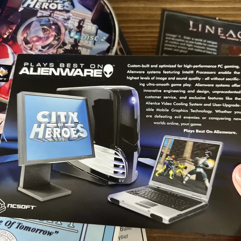 City of Heroes (PC, 2004) W Disc 1 &2, Game Manual & Map, Inserts VGUC